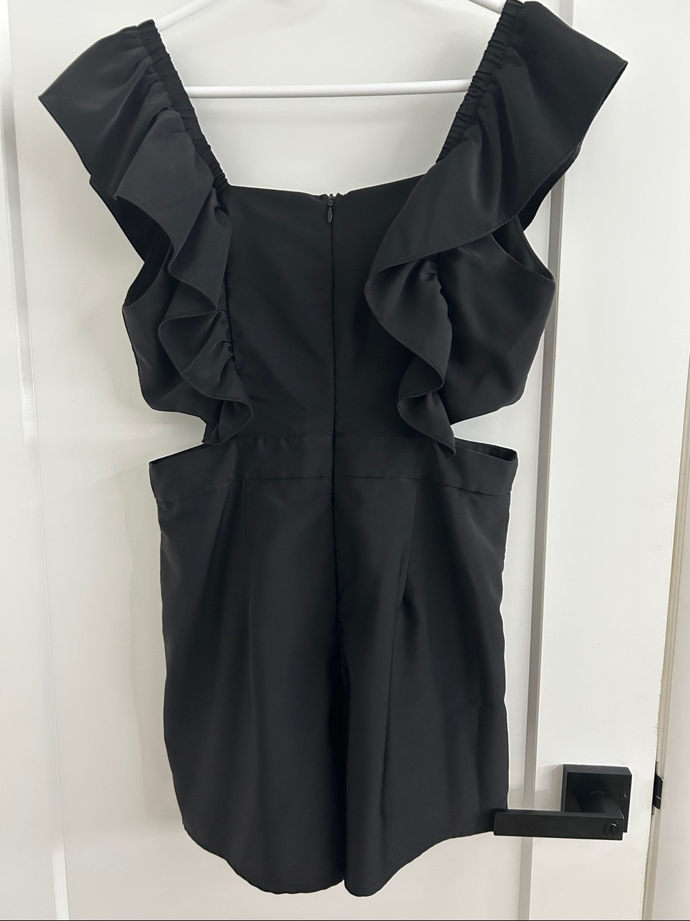 NWOT TCEC Black Ruffled Cut Out Waist Romper |Size Medium - Picture 8 of 16
